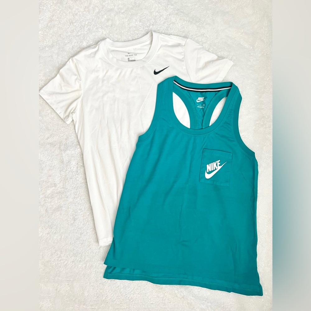 NIKE Running/Workout Tops